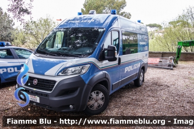 Fiat Ducato X290
Polizia di Stato
Unità Cinofile
POLIZIA M2868
Parole chiave: Fiat Ducato_X290 POLIZIAM2868 Festa_della_Polizia_2018