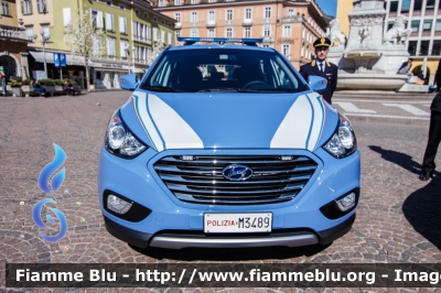 Hyundai iX35 Fuel Cell
Polizia di Stato
Polizia Stradale in servizio sulla A22 Modena-Brennero
POLIZIA M3489
Parole chiave: Hyundai iX35_Fuel_Cell POLIZIAM3489