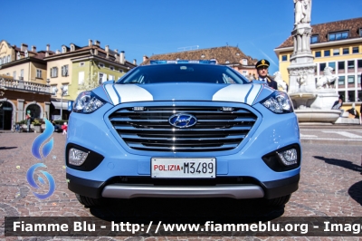 Hyundai iX35 Fuel Cell
Polizia di Stato
Polizia Stradale in servizio sulla A22 Modena-Brennero
POLIZIA M3489
Parole chiave: Hyundai iX35_Fuel_Cell POLIZIAM3489