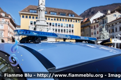 Hyundai iX35 Fuel Cell
Polizia di Stato
Polizia Stradale in servizio sulla A22 Modena-Brennero
POLIZIA M3489
Parole chiave: Hyundai iX35_Fuel_Cell POLIZIAM3489