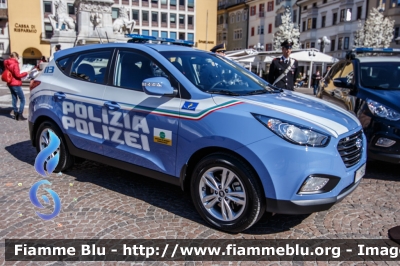 Hyundai iX35 Fuel Cell
Polizia di Stato
Polizia Stradale in servizio sulla A22 Modena-Brennero
POLIZIA M3489
Parole chiave: Hyundai iX35_Fuel_Cell POLIZIAM3489