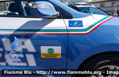 Hyundai iX35 Fuel Cell
Polizia di Stato
Polizia Stradale in servizio sulla A22 Modena-Brennero
POLIZIA M3489
Parole chiave: Hyundai iX35_Fuel_Cell POLIZIAM3489