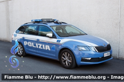 Skoda Octavia Wagon 4x4 V serie
Polizia di Stato
Polizia Stradale
Polizia Autostradale
in servizio sulla rete Autovia Padana
Allestimento Focaccia
Decorazione Grafica Artlantis
POLIZIA M3663
Parole chiave: Skoda Octavia_Wagon_4x4_Vserie POLIZIAM3663 Reas_2019