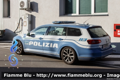 Vokswagen Passat Variant VIII serie
Polizia di Stato
Polizia Stradale in servizio sulla rete CAV
POLIZIA M3664
Parole chiave: Vokswagen Passat_Variant_VIII_serie POLIZIAM3664