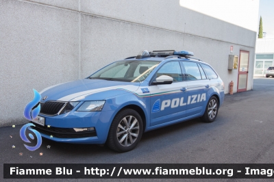 Skoda Octavia Wagon V serie
Polizia di Stato
Polizia Stradale
Polizia Autostradale
in servizio sulla rete Autovia Padana
Allestimento Focaccia
Decorazione Grafica Artlantis
POLIZIA M3722
Parole chiave: Skoda Octavia_Wagon_Vserie POLIZIAM3722 Reas_2019