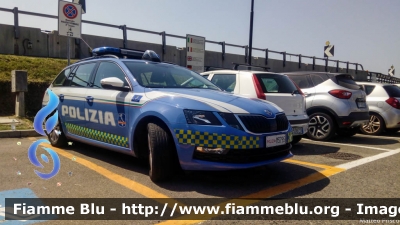 Skoda Octavia Wagon V serie
Polizia di Stato
Polizia Autostradale in servizio sulla rete Autostrade per l'Italia SPA
Allestimento Focaccia
Decorazione Grafica Artlantis
Con nuova decorazione
POLIZIA M3795
Parole chiave: Skoda Octavia_Wagon_Vserie POLIZIAM3795