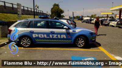 Skoda Octavia Wagon V serie
Polizia di Stato
Polizia Autostradale in servizio sulla rete Autostrade per l'Italia SPA
Allestimento Focaccia
Decorazione Grafica Artlantis
Con nuova decorazione
POLIZIA M3795
Parole chiave: Skoda Octavia_Wagon_Vserie POLIZIAM3795