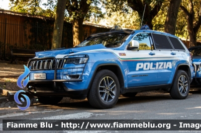 Jeep Grand Cherokee
Polizia di Stato
Reparto Mobile
Decorazione Grafica Artlantis
POLIZIA M4222
Parole chiave: Jeep Grand_Cherokee POLIZIAM4222