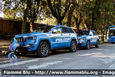 Jeep Grand Cherokee
Polizia di Stato
Reparto Mobile
Decorazione Grafica Artlantis
POLIZIA M4222
Parole chiave: Jeep Grand_Cherokee POLIZIAM4222