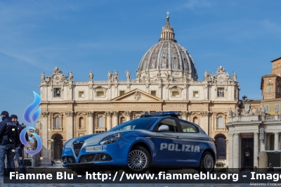 Alfa Romeo Nuova Giulietta restyle
Polizia di Stato
Allestimento NCT Nuova Carrozzeria Torinese
Decorazione Grafica Artlantis
POLIZIA M4270
Parole chiave: Alfa_Romeo Nuova_Giulietta_restyle POLIZIAM4270