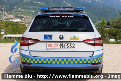 Skoda Superb Wagon 4x4 III serie
Polizia di Stato
Polizia Stradale
in servizio sulla A22 "Modena-Brennero"
POLIZIA M4332
Parole chiave: Skoda Superb_Wagon_4x4_IIIserie POLIZIAM4332