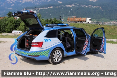 Skoda Superb Wagon 4x4 III serie
Polizia di Stato
Polizia Stradale
in servizio sulla A22 "Modena-Brennero"
POLIZIA M4332
Parole chiave: Skoda Superb_Wagon_4x4_IIIserie POLIZIAM4332