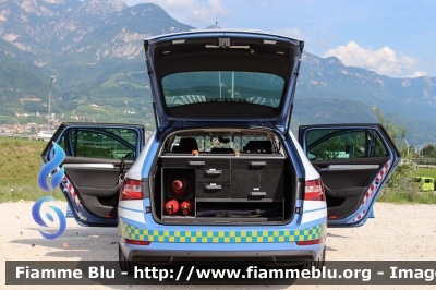 Skoda Superb Wagon 4x4 III serie
Polizia di Stato
Polizia Stradale
in servizio sulla A22 "Modena-Brennero"
POLIZIA M4332
Parole chiave: Skoda Superb_Wagon_4x4_IIIserie POLIZIAM4332