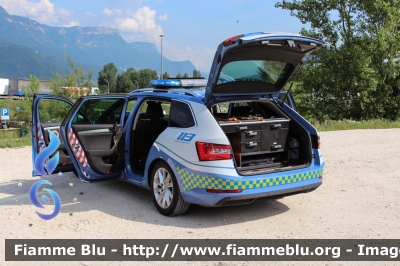 Skoda Superb Wagon 4x4 III serie
Polizia di Stato
Polizia Stradale
in servizio sulla A22 "Modena-Brennero"
POLIZIA M4332
Parole chiave: Skoda Superb_Wagon_4x4_IIIserie POLIZIAM4332