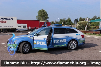 Skoda Superb Wagon 4x4 III serie
Polizia di Stato
Polizia Stradale
in servizio sulla A22 "Modena-Brennero"
POLIZIA M4342
Parole chiave: Skoda Superb_Wagon_4x4_IIIserie POLIZIAM4342