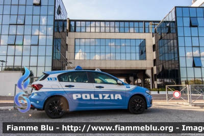 Fiat Nuova Tipo
Polizia di Stato
Polizia delle Comunicazioni
POLIZIA M4619
Parole chiave: Fiat Nuova_Tipo POLIZIAM4619