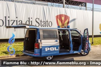 Volkswagen T6.1 Multivan
Polizia di Stato
1° Reparto Mobile - Roma
Allestito Focaccia
POLIZIA M7501
Parole chiave: Volkswagen T6.1_Multivan POLIZIAM7501