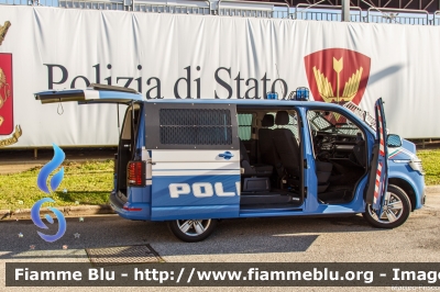 Volkswagen T6.1 Multivan
Polizia di Stato
1° Reparto Mobile - Roma
Allestito Focaccia
POLIZIA M7501
Parole chiave: Volkswagen T6.1_Multivan POLIZIAM7501