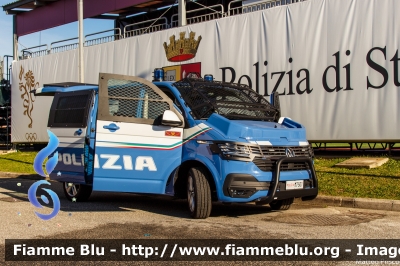 Volkswagen T6.1 Multivan
Polizia di Stato
1° Reparto Mobile - Roma
Allestito Focaccia
POLIZIA M7501
Parole chiave: Volkswagen T6.1_Multivan POLIZIAM7501