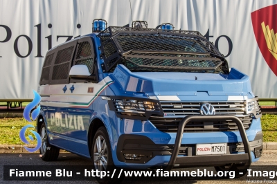 Volkswagen T6.1 Multivan
Polizia di Stato
1° Reparto Mobile - Roma
Allestito Focaccia
POLIZIA M7501
Parole chiave: Volkswagen T6.1_Multivan POLIZIAM7501