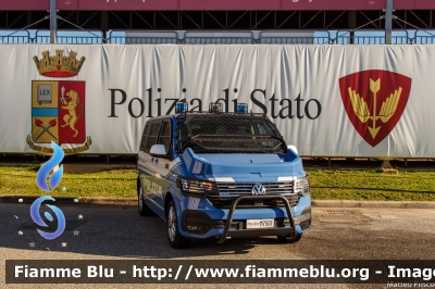 Volkswagen T6.1 Multivan
Polizia di Stato
1° Reparto Mobile - Roma
Allestito Focaccia
POLIZIA M7501
Parole chiave: Volkswagen T6.1_Multivan POLIZIAM7501