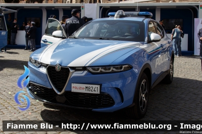 Alfa Romeo Tonale
Polizia di Stato
Squadra Volante
Allestimento FCA
POLIZIA M8241

172° Polizia di Stato
Parole chiave: Alfa_Romeo Tonale POLIZIAM8241