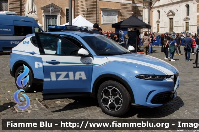 Alfa Romeo Tonale
Polizia di Stato
Squadra Volante
Allestimento FCA
POLIZIA M8241

172° Polizia di Stato
Parole chiave: Alfa_Romeo Tonale POLIZIAM8241