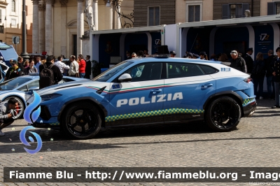 Lamborghini Urus Performante
Polizia di Stato
Polizia Stradale
Allestimento Lamborghini/Focaccia
POLIZIA M9450
Parole chiave: Lamborghini Urus_Performante POLIZIAM9450