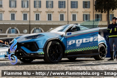 Lamborghini Urus Performante
Polizia di Stato
Polizia Stradale
Allestimento Lamborghini/Focaccia
POLIZIA M9450
Parole chiave: Lamborghini Urus_Performante POLIZIAM9450