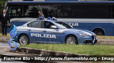 Alfa Romeo Nuova Giulia Q4
Polizia di Stato
Polizia Stradale
POLIZIA N5999
Parole chiave: Alfa_Romeo Nuova_Giulia Q4 POLIZIAN5999