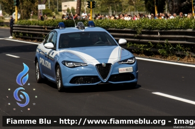 Alfa Romeo Nuova Giulia Q4
Polizia di Stato
Polizia Stradale
POLIZIA N6000
Parole chiave: Alfa_Romeo Nuova_Giulia Q4 POLIZIAN6000