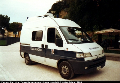 Fiat Ducato II serie
Polizia Municipale Roma
Ufficio mobile
Parole chiave: Fiat Ducato_IIIserie PM_Roma