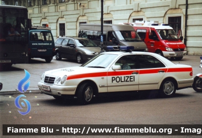 Mercedes-Benz E200
Österreich - Austria
Bundespolizei
Polizia di Stato 
BP 1405
Parole chiave: mercedes-benz E200 bp1405