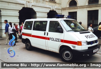 Volkswagen Transporter T4
Österreich - Austria
Bundespolizei
Polizia di Stato
BP 943
Parole chiave: Volkswagen Transporter_T4