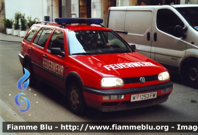 Volkswagen Golf Variant III serie 
Österreich - Austria
Berufsfeuerwehr der Stadt Wien
Vigili del fuoco permanenti di Vienna
W 1253FW
Parole chiave: volkswagen golf_variant_IIIserie W1253FW