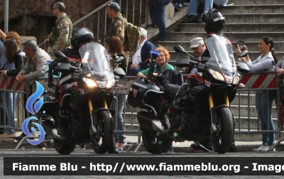 Aprilia Caponord 1200 III serie
Carabinieri
Nucleo Operativo Radiomobile
CC A4805
CC A4871
Parole chiave: Aprilia Caponord_1200_IIIserie CCA4871 CCA4805