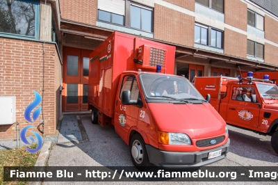 Ford Transit V serie
Vigili del Fuoco
Corpo Permanente di Bolzano
Berufsfeuerwehr Bozen
Unità NBCR
Messfahrzeuge
VF 023 BZ
Parole chiave: Ford Transit_Vserie VF023BZ