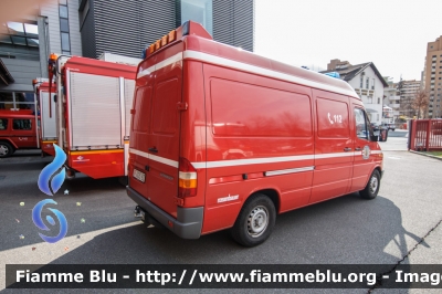 Mercedes-Benz Sprinter I serie
Vigili del Fuoco
Corpo Permanente di Bolzano
Berufsfeuerwehr Bozen
Sommozzatori
VF 025 BZ
Parole chiave: Mercedes-Benz Sprinter_Iserie VF025BZ