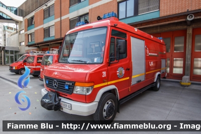 Mercedes-Benz Vario 812D
Vigili del Fuoco
Corpo Permanente di Bolzano
Berufsfeuerwehr Bozen
Sommozzatori
VF 028 BZ
Parole chiave: Mercedes-Benz Vario_812D VF028BZ