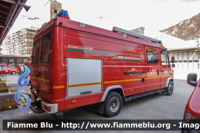 Mercedes-Benz Vario 812D
Vigili del Fuoco
Corpo Permanente di Bolzano
Berufsfeuerwehr Bozen
Sommozzatori
VF 028 BZ
Parole chiave: Mercedes-Benz Vario_812D VF028BZ