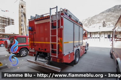 Man LE 14.280
Vigili del Fuoco
Corpo Permanente di Bolzano
Berufsfeuerwehr Bozen
AutoPompaSerbatoio
Allestimento Technamm
VF 040 BZ
Parole chiave: Man LE_14.280 VF040BZ