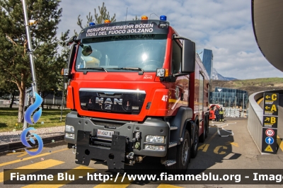 Man TGS 35.540 I serie
Vigili del Fuoco
Corpo Permanente di Bolzano
Berufsfeuerwehr Bozen
AutoBottePompa allestimento Jacinto
VF 047 BZ
Parole chiave: Man TGS_35.540_Iserie VF047BZ