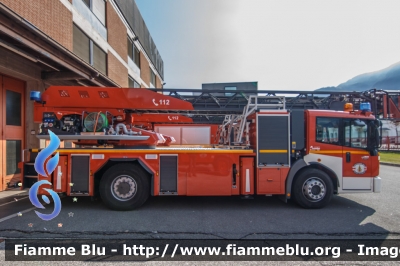 Mercedes-Benz Econic 1830 III serie
Vigili del Fuoco
Corpo Permanente di Bolzano
Berufsfeuerwehr Bozen
AutoScala da 32 metri allestimento Metz
VF 060 BZ
Parole chiave: Mercedes-Benz Econic_1830_IIIserie VF060BZ