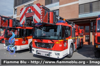 Mercedes-Benz Econic II serie
Vigili del Fuoco
Corpo Permanente di Bolzano
Berufsfeuerwehr Bozen
AutoScala da 32 metri allestimento Metz
VF 064 BZ
Parole chiave: Mercedes-Benz Econic_IIserie VF064BZ