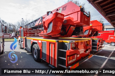 Mercedes-Benz Econic II serie
Vigili del Fuoco
Corpo Permanente di Bolzano
Berufsfeuerwehr Bozen
AutoScala da 32 metri allestimento Metz
VF 064 BZ
Parole chiave: Mercedes-Benz Econic_IIserie VF064BZ