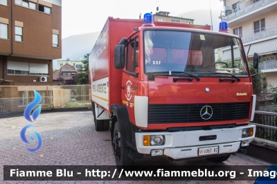 Mercedes-Benz 1124
Vigili del Fuoco
Unione Distrettuale Merano (BZ)
Bezirksverband Meran
Veicolo ospitato dal corpo di Merano
Carro NBCR allestimento Schmitz
VF 06T BZ
Parole chiave: Mercedes-Benz 1124 VF06TBZ