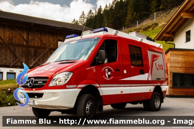 Mercedes-Benz Sprinter III serie
Vigili del Fuoco
Unione Distrettuale Merano
Bezirksverband Meran
Corpo Volontario di Santa Geltrude (BZ)
Freiwillige Feuerwehr St. Geltrude
Allestimento Kofler Fahrzeugbau
VF 0AD BZ
Parole chiave: Mercedes-Benz Sprinter_IIIserie VF0ADBZ