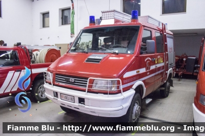 Iveco Daily 4x4 II serie
Vigili del Fuoco
Unione Distrettuale Merano - Bezirksverband Meran
Corpo Volontario di Tesimo - Freiwillige Feuerwehr Tisens (BZ)
VF 0EJ BZ
Parole chiave: Iveco Daily_4x4_IIserie VF0EJBZ