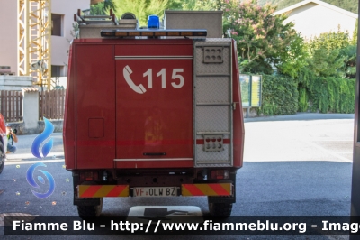 Iveco VM90
Vigili del Fuoco
Unione Distrettuale Bolzano
Bezirksverband Bozen
Corpo Volontario di Vilpiano
Freiwillige Feuerwehr Vilpian
allestimento Baribbi
VF 0LW BZ
Parole chiave: Iveco VM90 VF0LWBZ