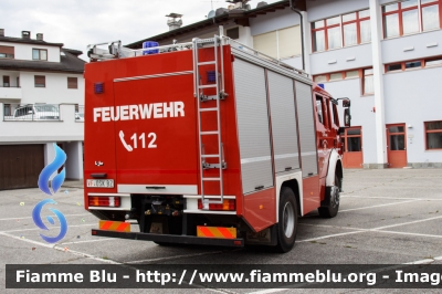 Mercedes-Benz 2038
Vigili del Fuoco
Unione Distrettuale Bassa Val Pusteria (BZ)
Bezirksverband Unterpustertal
Veicolo ospitato dal Corpo di Brunico
Allestimento Lohr
VF 0SK BZ
Parole chiave: Mercedes-Benz 2038 VF0SKBZ